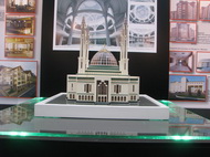 Макеты храмов и мечетей